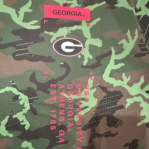 UGA Camo Shirt & FREE Georgia Bulldogs Pennant!